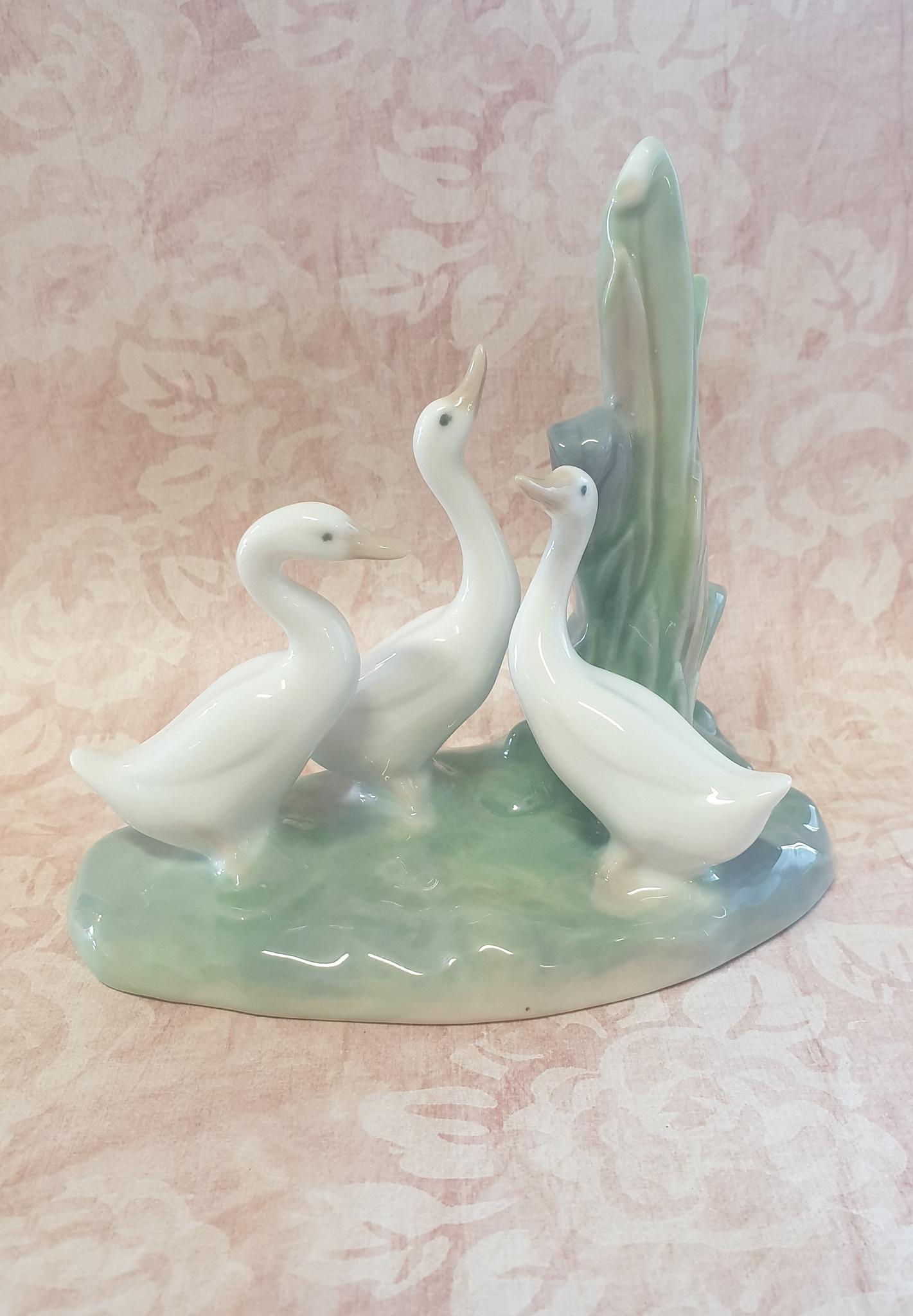 Vintage Lladro Nao duck group figurine. :: Paisley Collectables