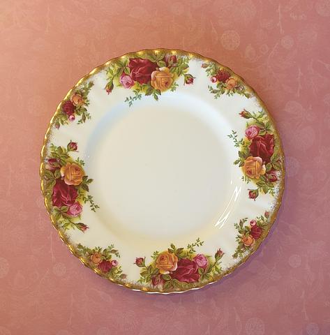 Vintage Royal Albert Old Country Roses Entree / Luncheon Plate