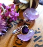 Detailed sterling silver amethyst solitare ring