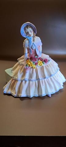 Superb Royal Doulton "Day Dreams" Figurine Early Version c1930's